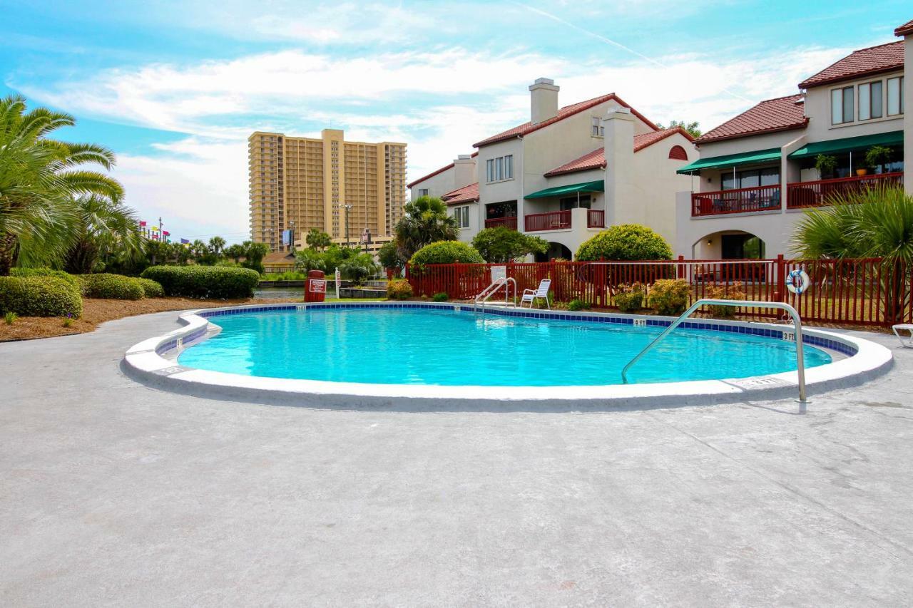 The At St. Thomas Square 1304c Hotel *